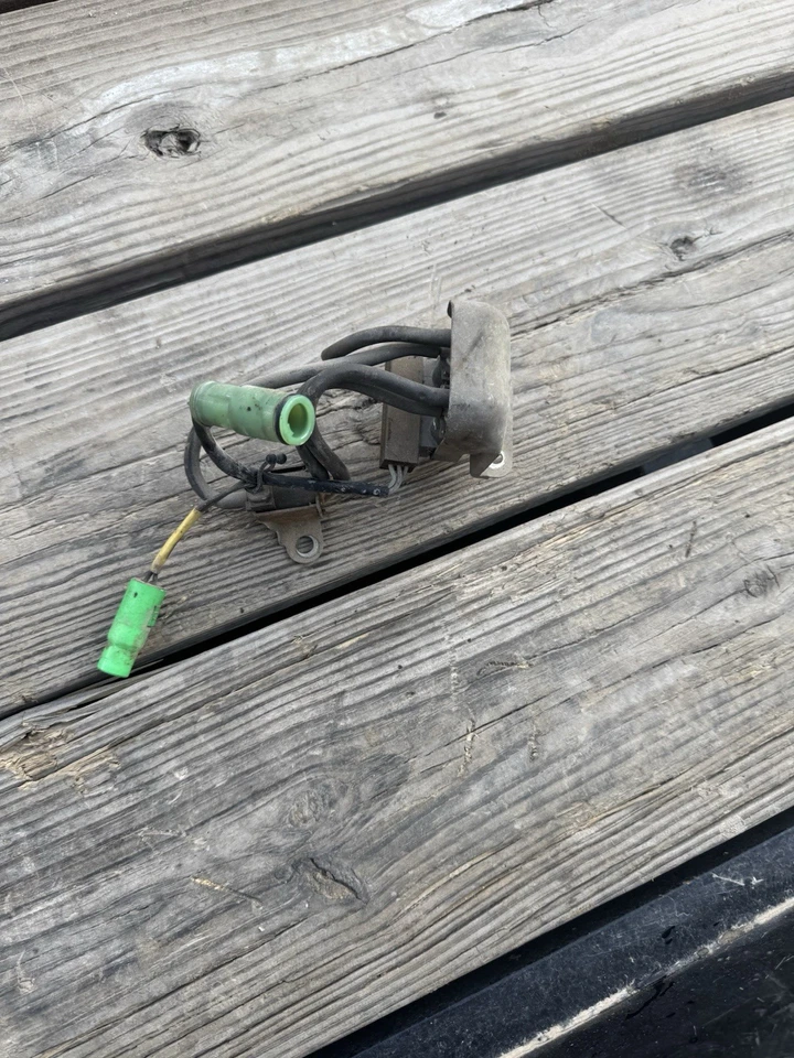 Sensor/interruptor de vacío para camioneta Toyota 1979/1983 OEM original usado Foto 3 de 3