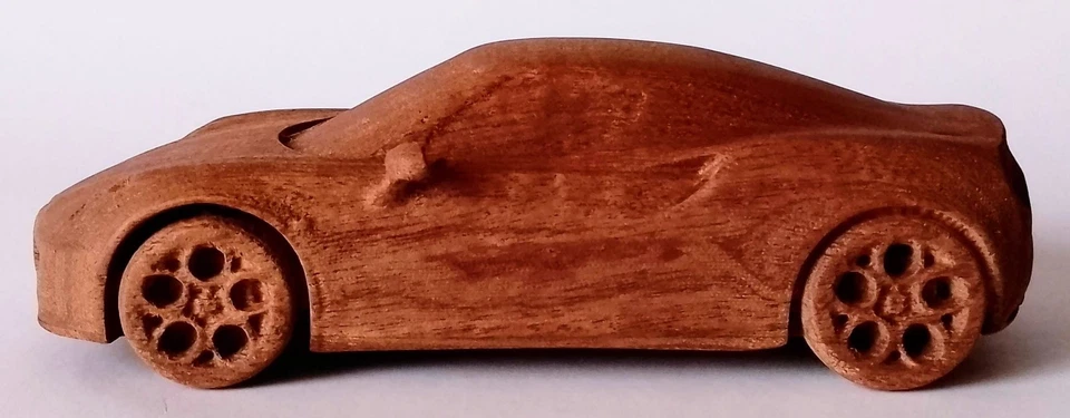 Modello Auto in Legno 1:16 – Ispirato ad Alfa Romeo 4C Regalo per Collezionisti - Immagine 4 di 4