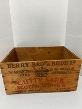 Ancienne caisse d'expédition en bois de whisky écossais Cutty Sark Berry Bros & Rudd Ltd