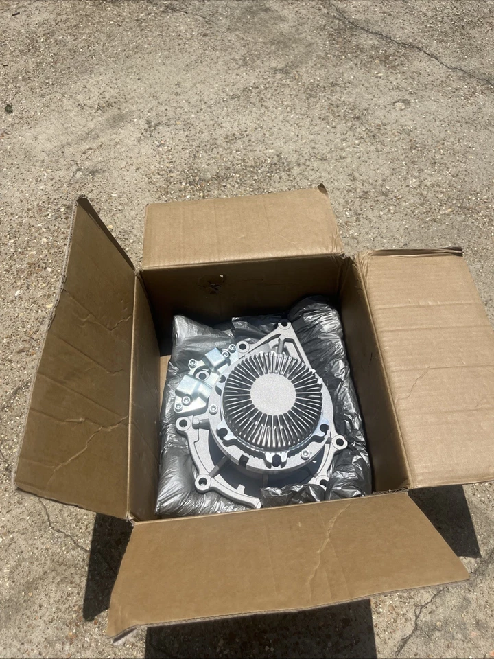 Bomba de agua OEM Detroit Diesel DD16 - No usada, perfecto estado | Resistente Foto 2 de 4