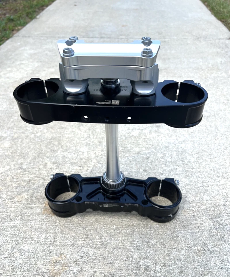 KTM SXF 350 2024 OEM Triple Clamps OEM Bar Mounts FC 250 450 SX-F SXF350 SXF250 - Image 2 of 4