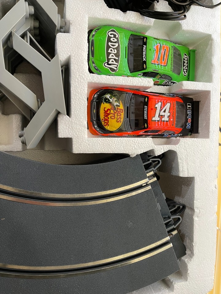 SCX Nascar Super Speedway 1:32 Slot Car Set Danica Patrick Tony Stewart ...
