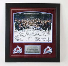 22 Cup Team Colorado Avalanche Autographed 16