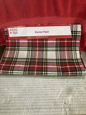 Holiday 68  Plaid Table Runner. DWK95