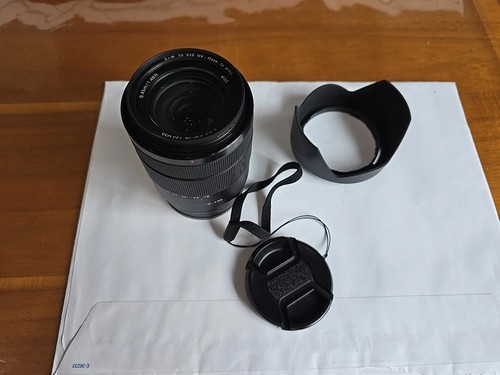 Sony E 18 135mm F3.5-5.6 With Len Hood