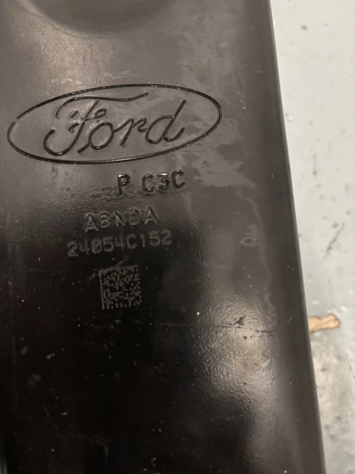 Brazo de control de radio delantero izquierdo OEM para Ford F-250 F-350 Super Duty 2023-25 4x4. Foto 2 de 2