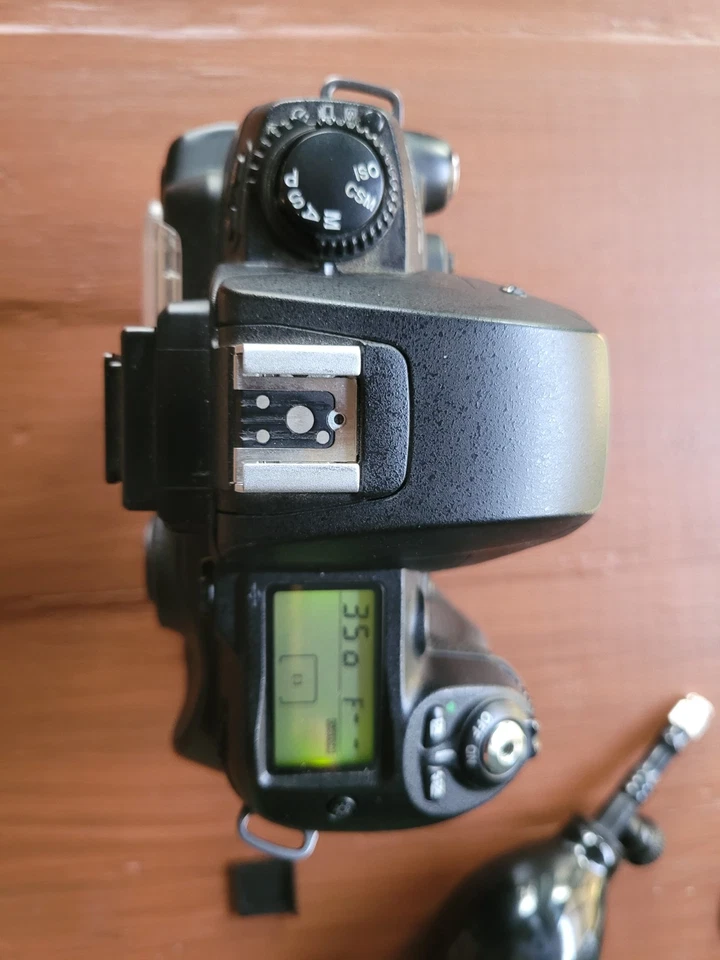 Fujifilm FinePix S3 Pro DSLR Camera Body {12.1MP} (Body Only) - Image 4 of 4