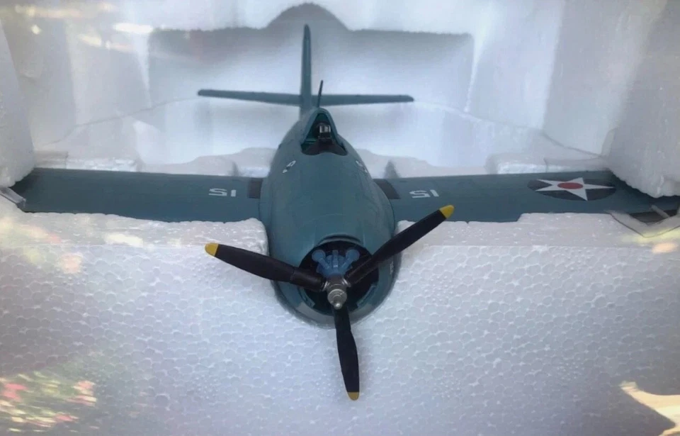 Carousel 1:48 US Navy Grumman F4F Wildcat (6183) Die-Cast Model Plane - Image 3 of 4