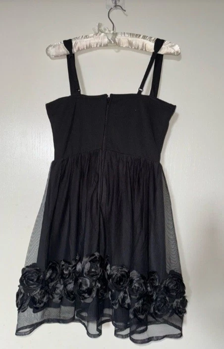 Trixxi Fit And Flare Negro Con Chifón Floral Ribete Juniors Talla XL Foto 2 de 4