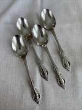 Oneida Raphael Set of 4 Soup Spoons Distinction Deluxe Stainless Flatware 6.75”