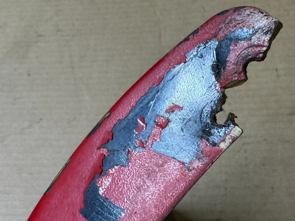 87-90 Ford Mustang GT GUARDABARROS DELANTERO EFECTO SUELO ESPATA GFX LH DRIVERS de fábrica OEM Foto 4 de 4