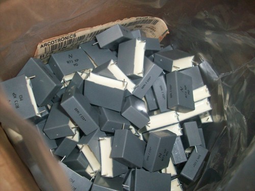 LOT VON 50 Stück KONDENSATOREN KP 22000PF-0.022 UF- 22 NF 1600 VOLT