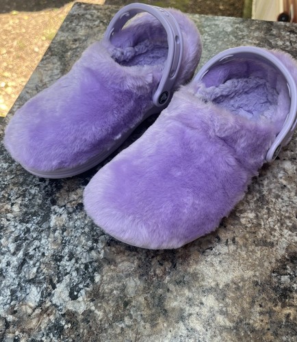 Crocs Classic Fur Sure Lavender Purple Slip On Size Men's 5 Women's 7 Never Worn