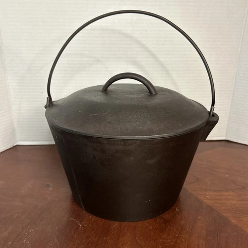 Vtg Lodge #7 Cast Iron Dutch Oven Basting Lid Wire Handle USA Rare Flat Bottom