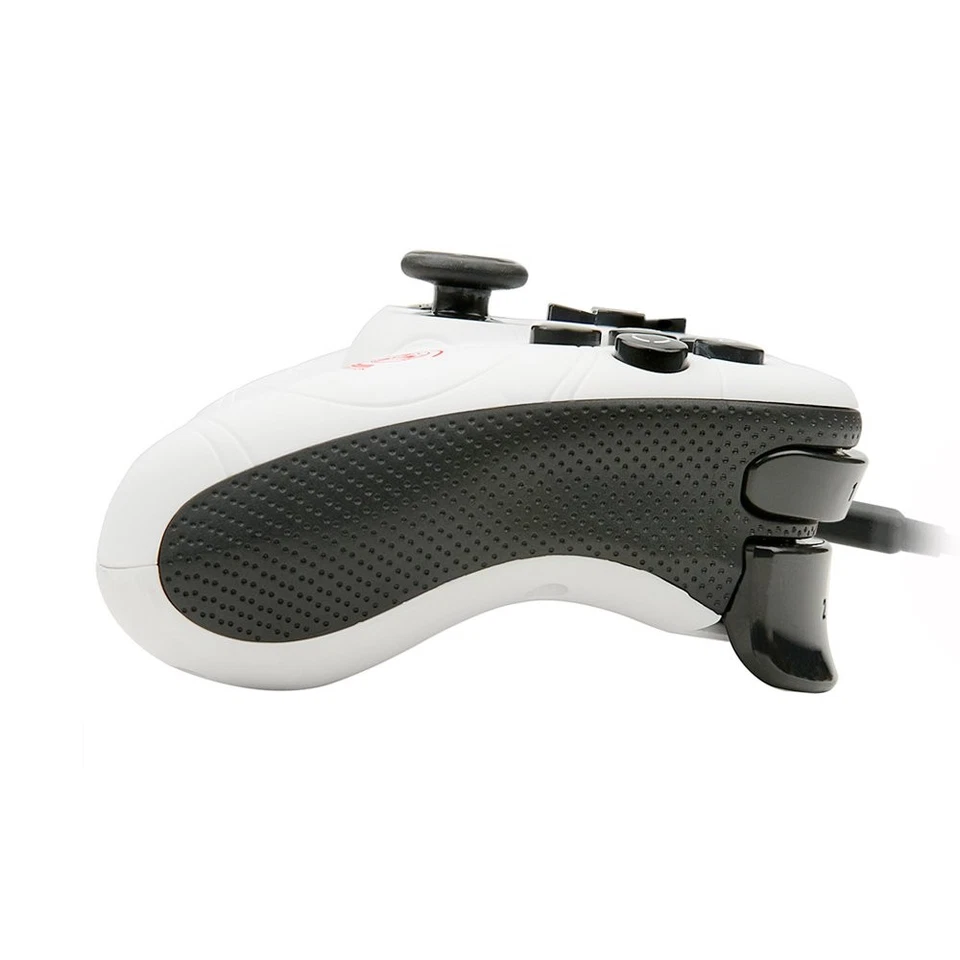 Controlador oficial con cable Electronic Arts EA Sports Football Club Foto 2 de 4