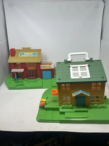 Vintage 1980s Fisher Price Little People Neighborhood #2551 Playset Toy House