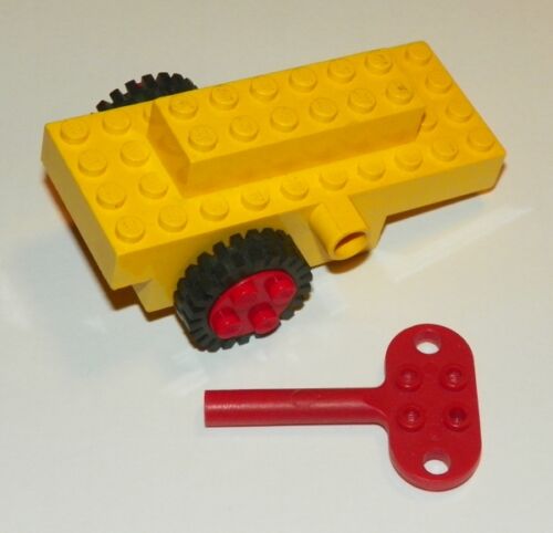 LEGO - 1980's Windup Motor w/ tires & Key - Vintage - Photo 1 sur 1