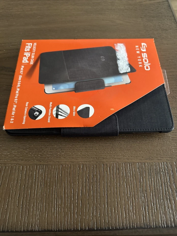 Solo New York Velocity Slim Case For iPad 9.7" 5 6, iPad Pro 9.7", iPad Air 1 2 - Image 2 of 3