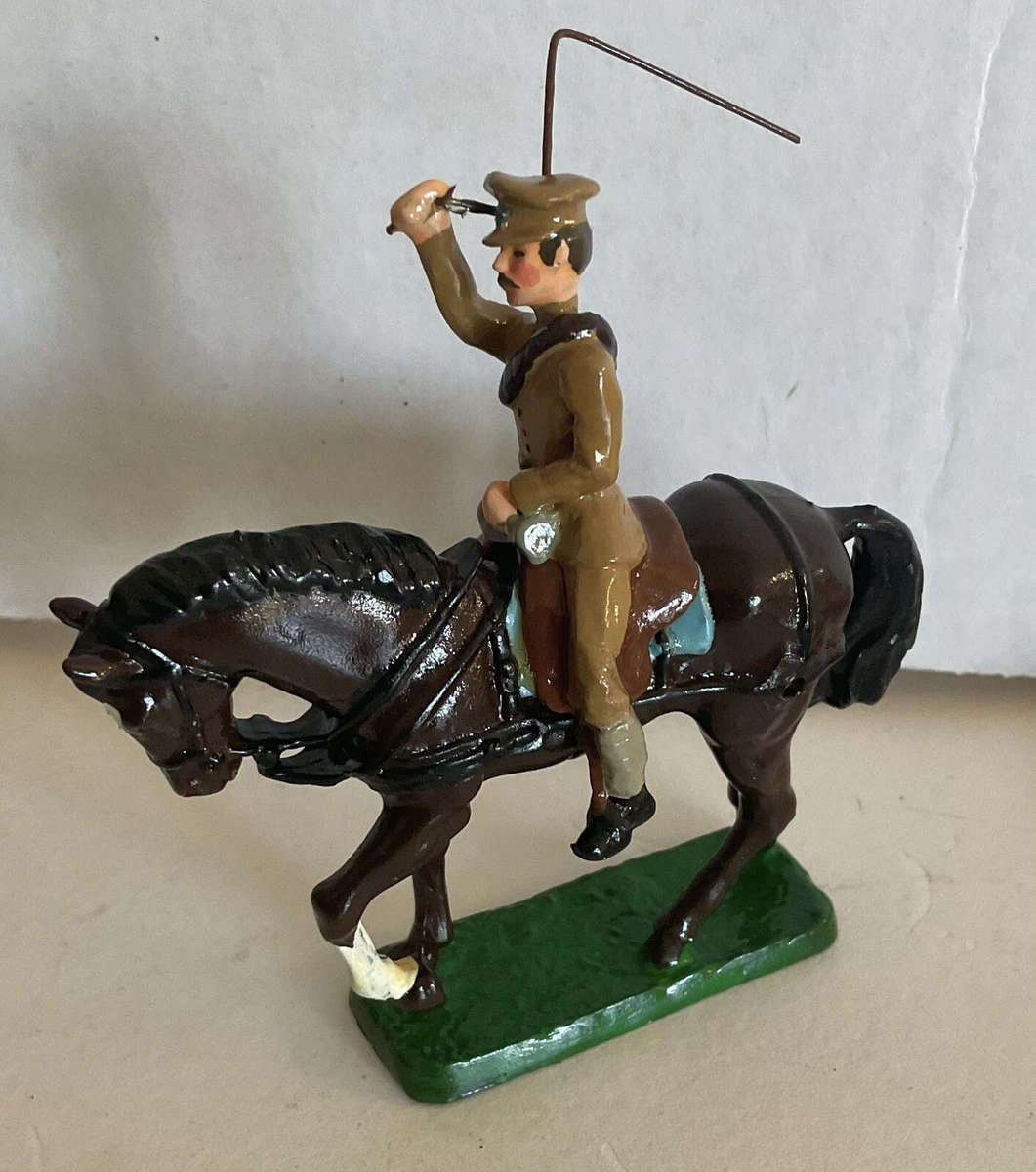 Vintage Alymer Miniatures metal toy soldier Made in Spain 3 . Hand