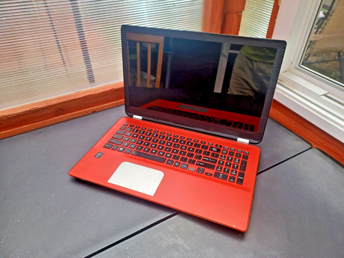 Toshiba p55w-b5224 / Core i7 4th gen / 8 GB ram /128 GB SSD/ Win