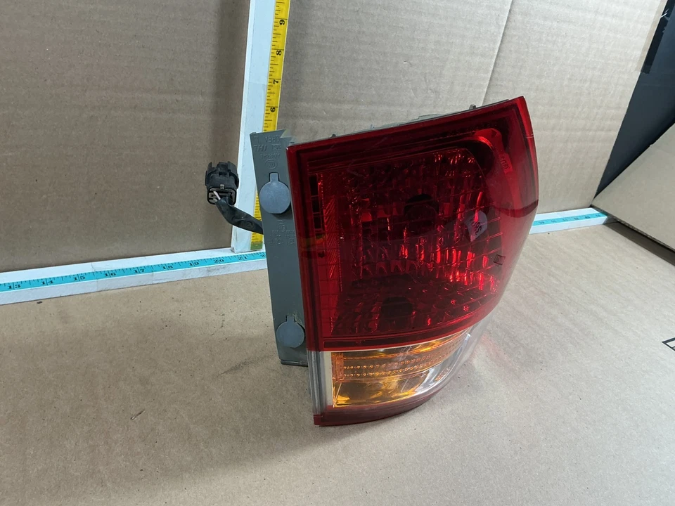 2007-2012 Hyundai Veracruz Rear Left Driver Side Quarter Panel Tail Light - Image 3 of 4