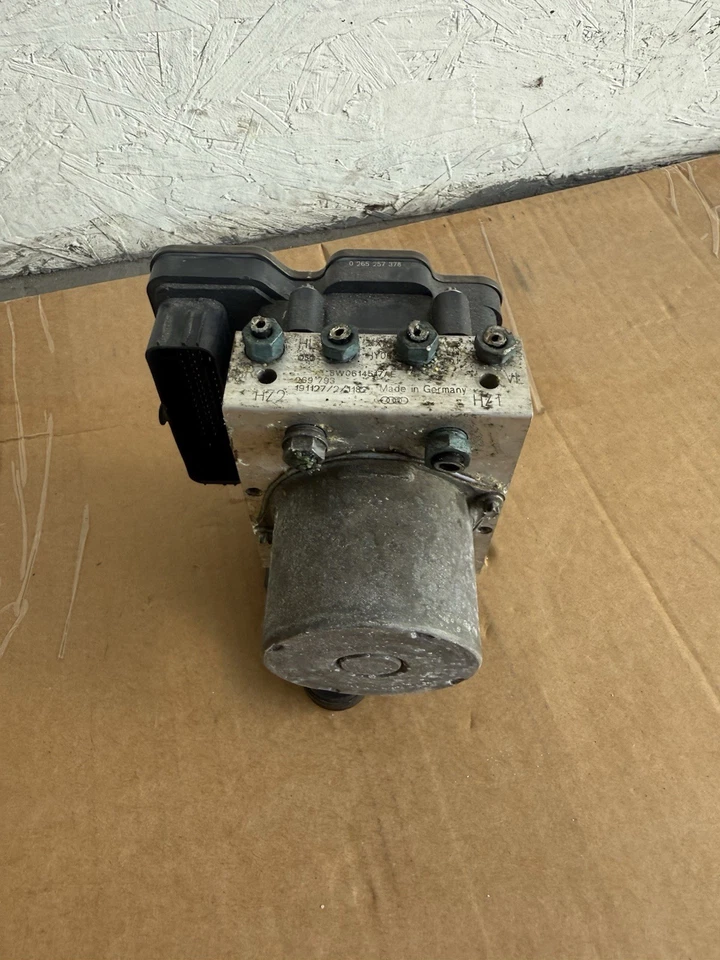 Módulo de control ABS Audi A4 2017-2024 Foto 4 de 4