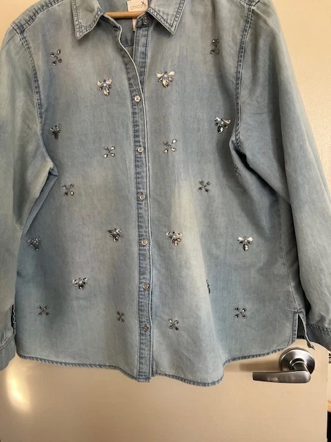 Camisa túnica Chicos talla 3 US XL denim envejecido algodón estrás cuentas abotonadas Foto 4 de 4