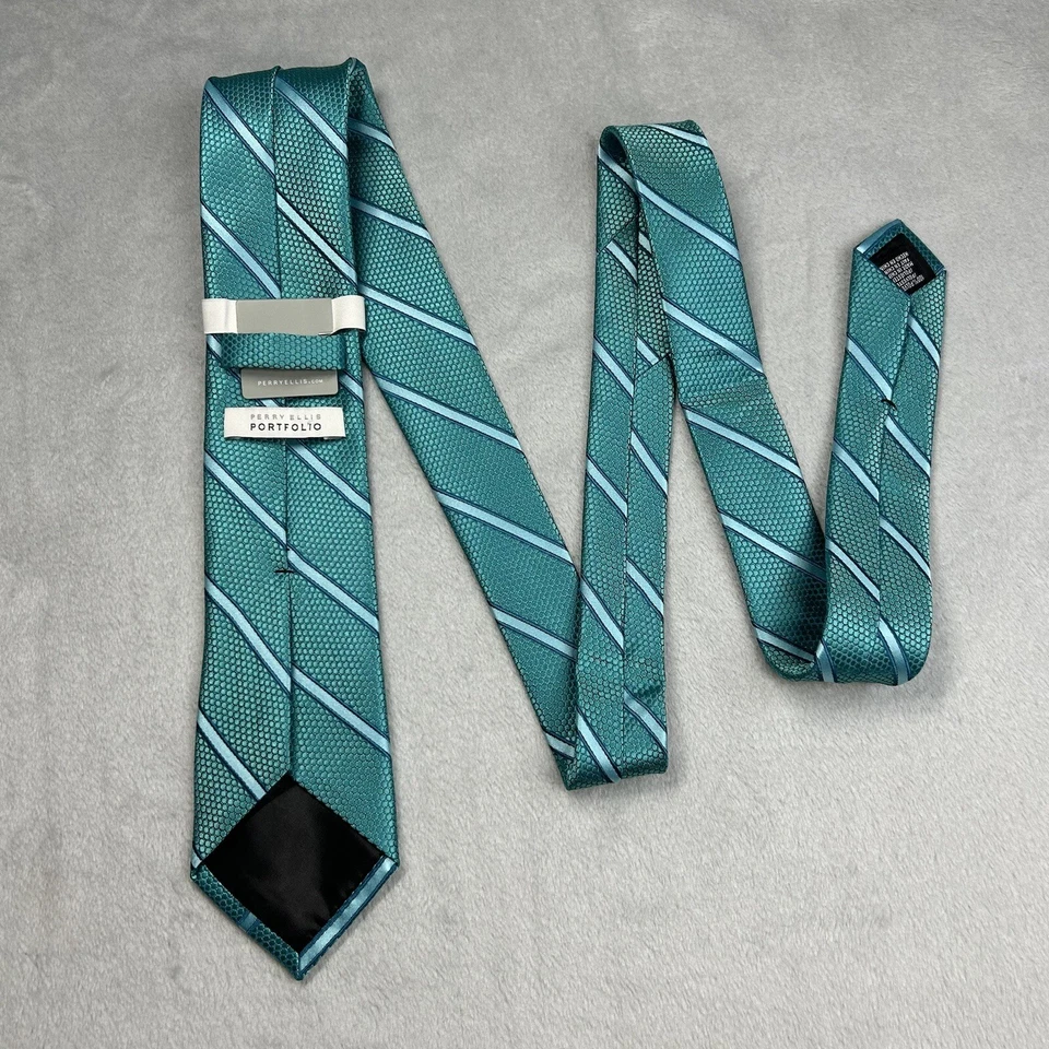 Gravata masculina PERRY ELLIS PORTFOLIO SHORT texturizada aquática pontos e listras 59"x 3" 487 - Imagem 3 de 4