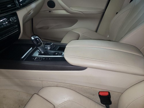 14 15 16 X5 Floor Console (floor shift), (armrest), Leather; Canberra Beige LCCY