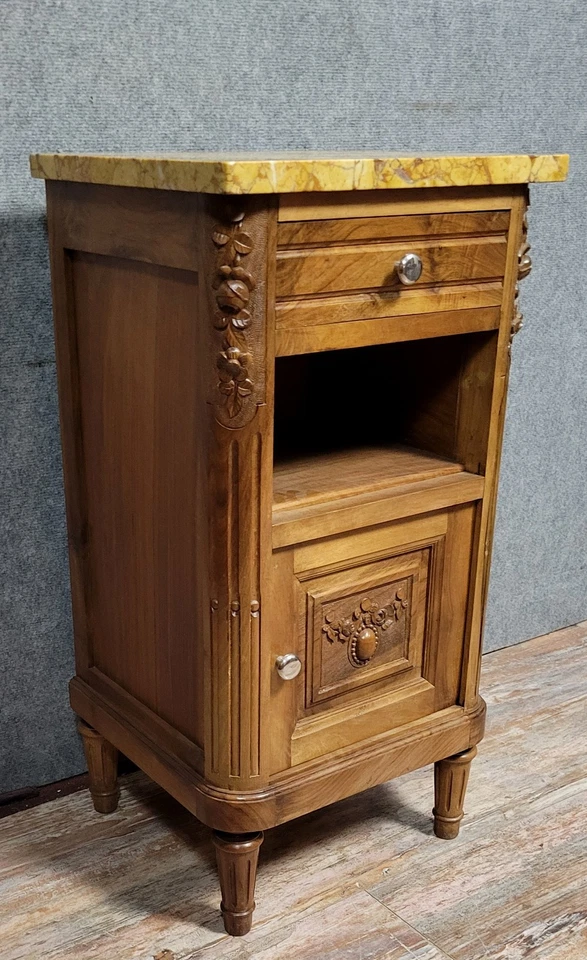 Table de nuits ou chevet style Louis XVI en noyer vers 1900 - Photo 2/4