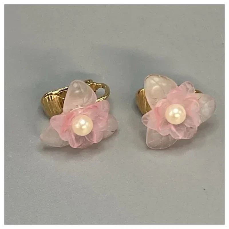 Vintage Pink Frosted Lucite Flower Necklace and Clip Earrings Faux Pearls - Image 2 of 4