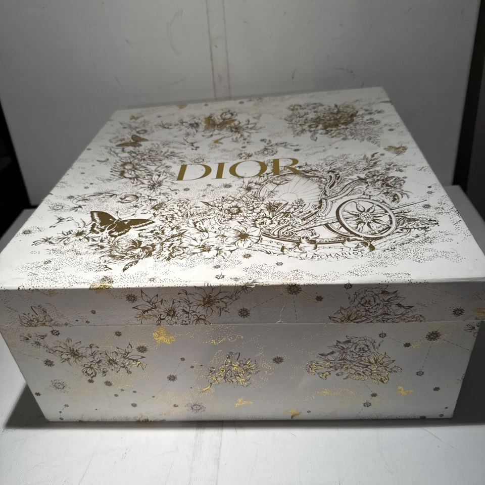 Authentic Dior 2021 Holiday Toile Gift Box – Large 16.5x15.5x7 w/ Tissue - Image 4 of 4