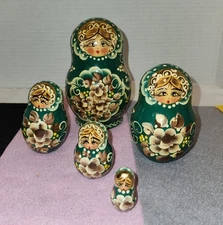 Vintage Hand Painted Russian Matryoshka 5 Piece Set 6” Nesting Dolls  Signed '97