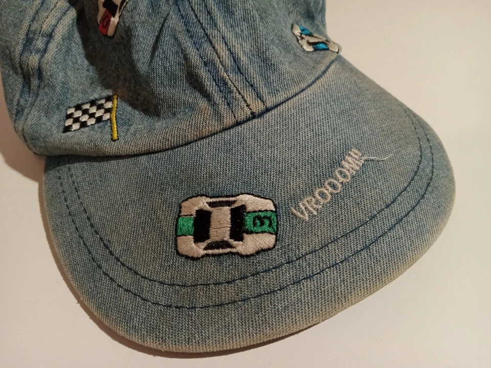 Gorra de mezclilla vintage para niños bordada diseño de coche habitación niños años 90 retro automática Foto 4 de 4