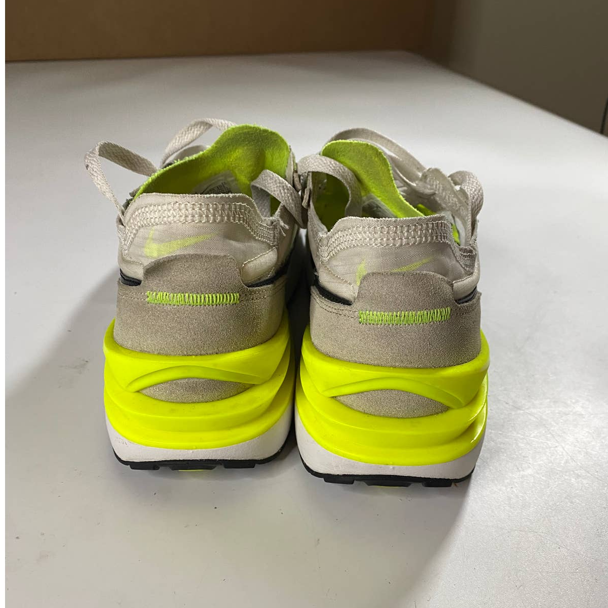 nike waffle neon