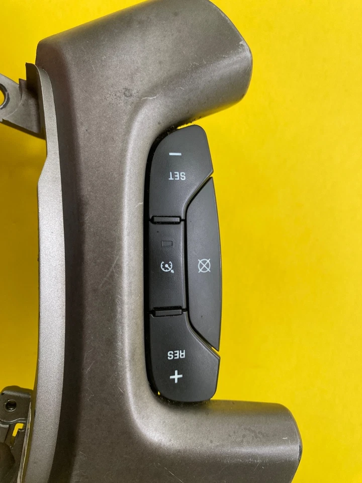 2007 GMC SIERRA 1500 SIERRA 2500 HD STEERING WHEEL CRUISE CONTROL SWITCH OEM - Image 2 of 4