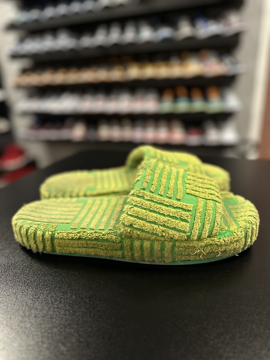 $600 Bottega Veneta Mens Intrecciato Resort Sponge Slipper