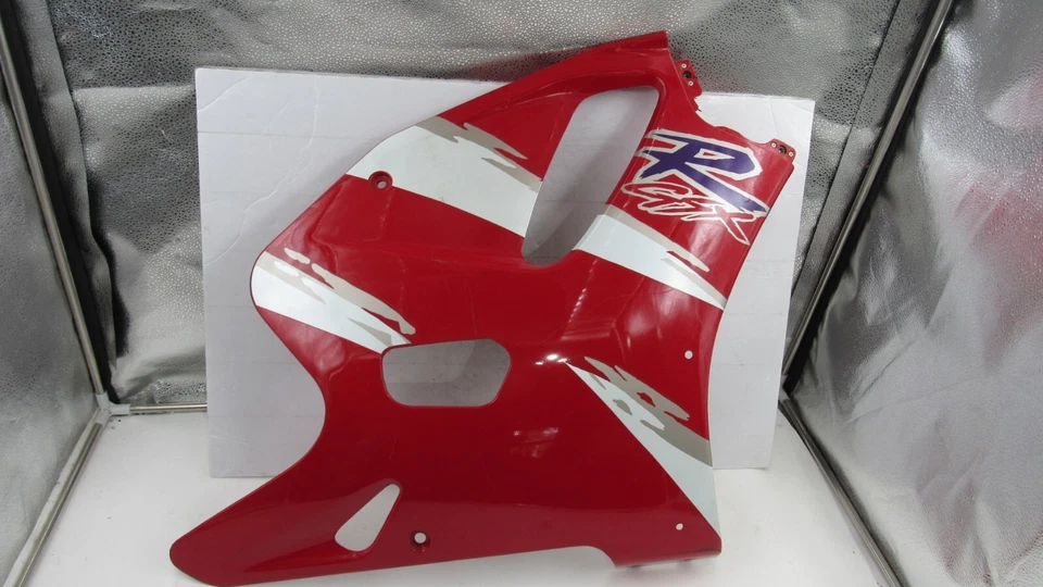 Carenagem inferior direita 1993 Suzuki GSXR600 GSX-R600 FABRICANTE DE EQUIPAMENTO ORIGINAL - Imagem 2 de 4