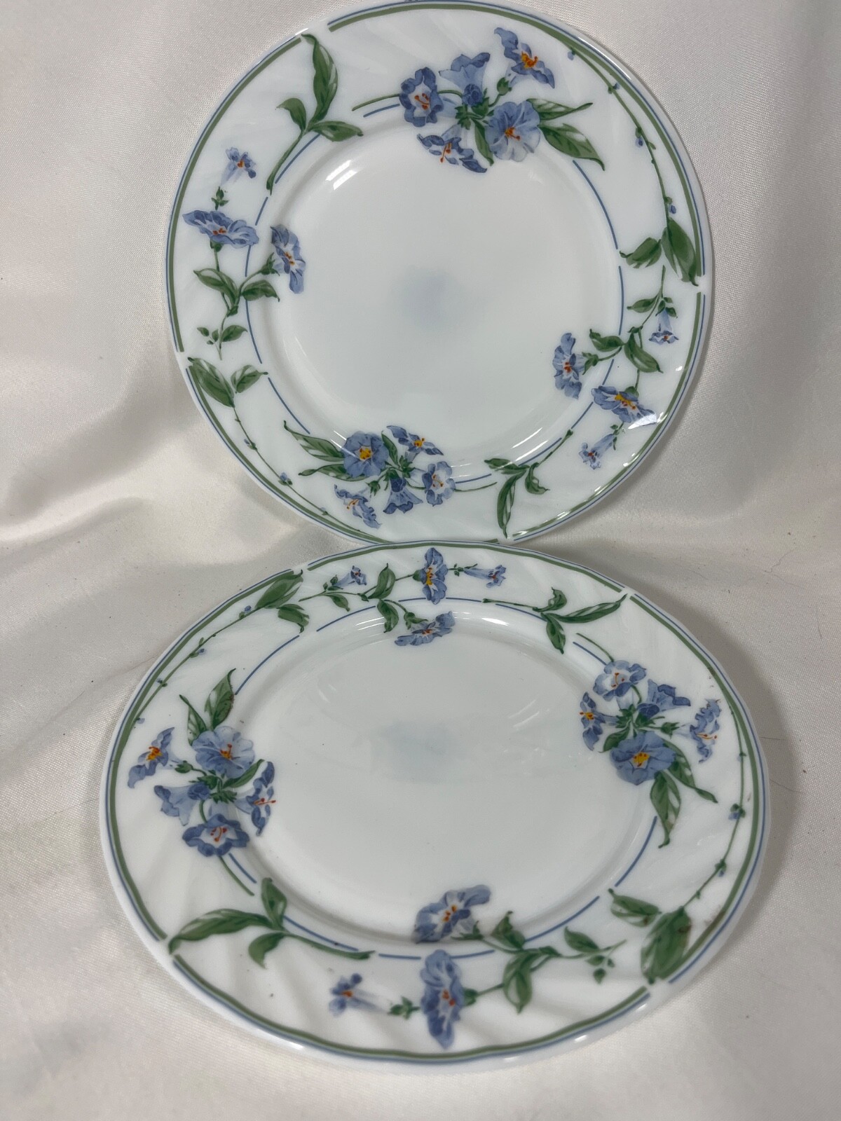 Gibson Everyday Susette Floral 8” Lunch Plate Advantageware Dinnerware
