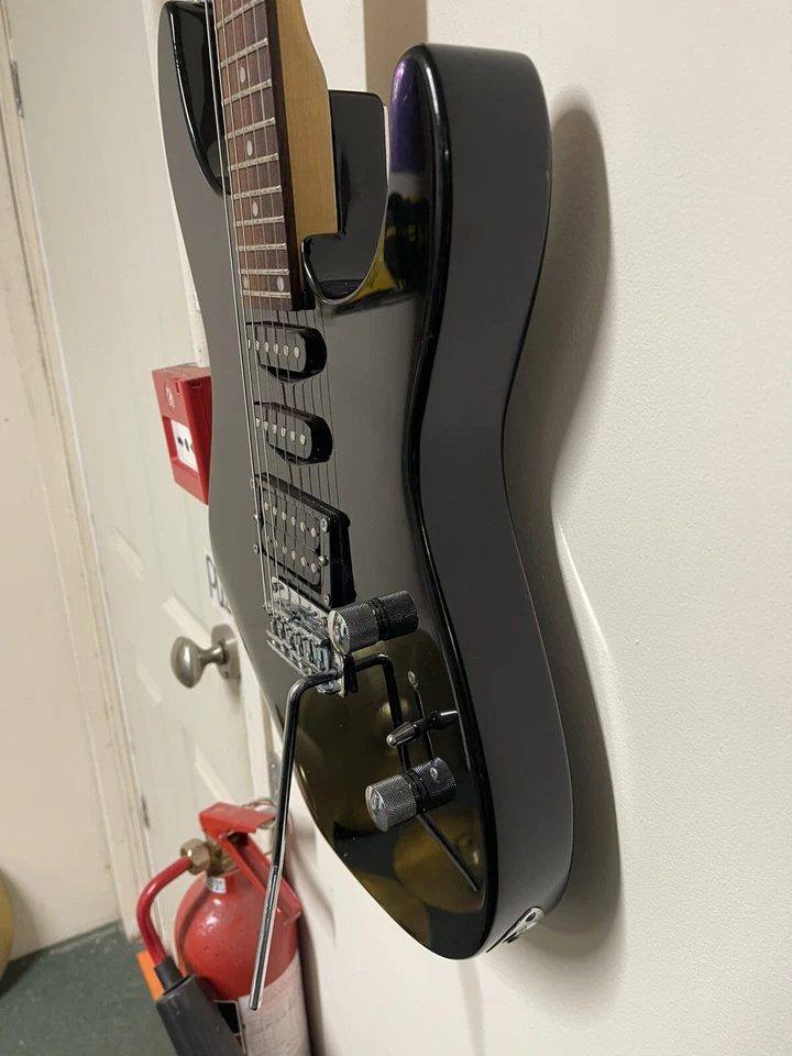 Vester Maniac? vintage? 1987? Strat Style electric rock guitar Black 6string 4/4 - Image 3 of 4