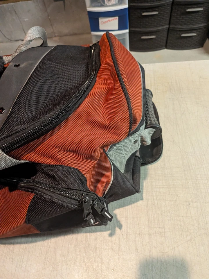 Samsonite 2 Wheeled Rolling Duffel Bag ~27" Red/Black Luggage Travel  - Image 2 of 4