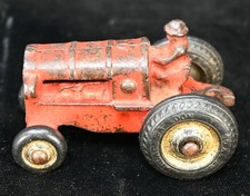 Antique Arcade Cast Iron Allis-Chalmers Tractor with Driver 2660 Baloon Tires