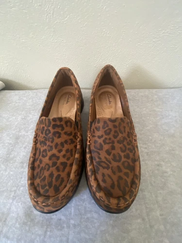 Mocassini slip on Collection by Clarks in pelle leopardata Trish Willow da donna taglia 7