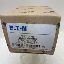 Eaton 10250T21KB 3 Pos. Selector Switch. New In Box