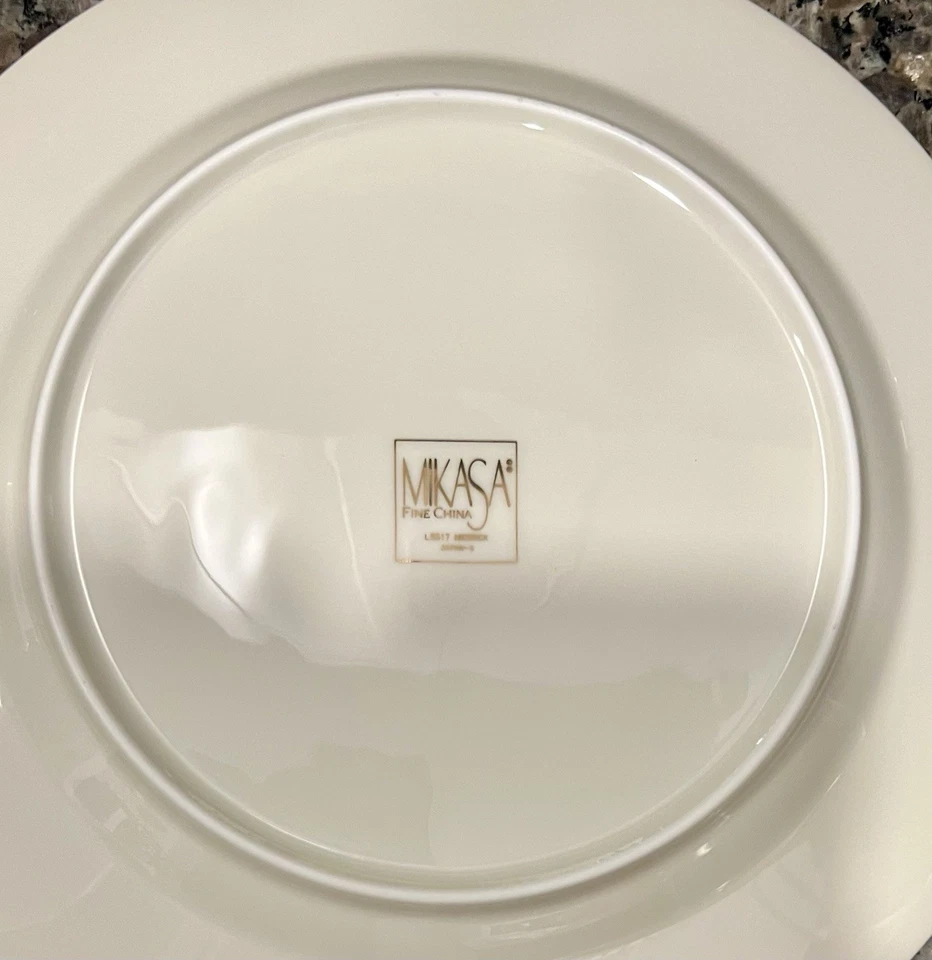 Juego de 20 platos y cuencos y tazas y platillos Mikasa Academy (4 ajustes de lugar) Foto 4 de 4