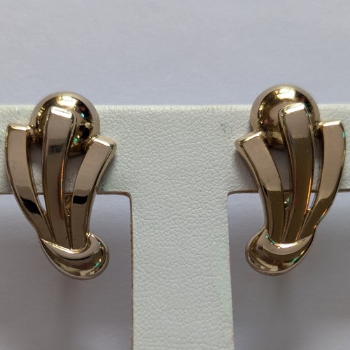 1940s Mid Century Modern Monet Clip On Earrings Gold Plated - Picture 6 of 19