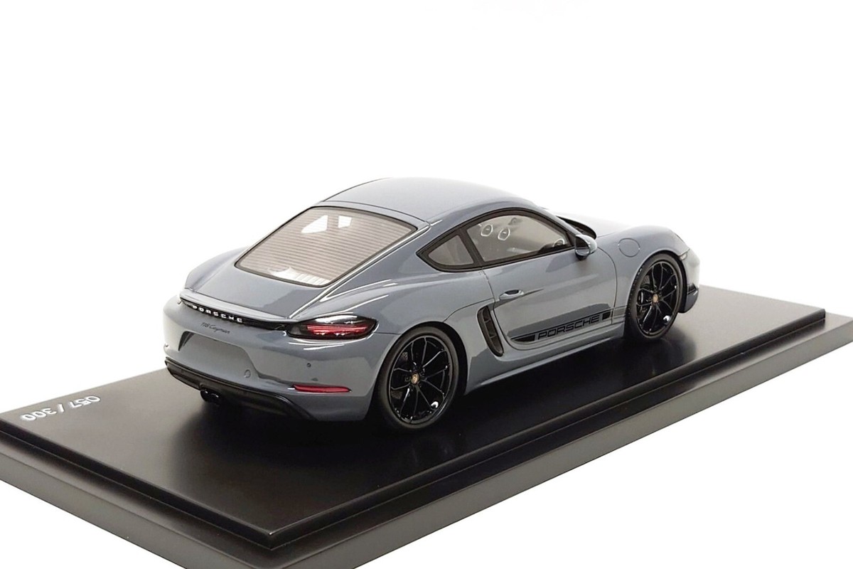 Spark 1:18 Porsche 718 Cayman Style Edition (982) in Arctic Grey