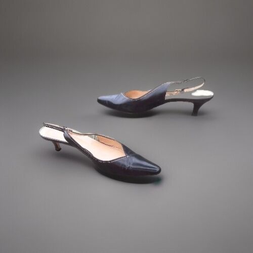 Tacones Saks Fifth Ave 9.5B cuero negro hebilla trasera tacón de gatito Italia - Imagen 2 de 4