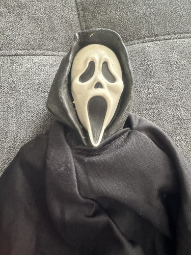 Fun-World Scream Movie Ghost Face Halloween 13” Hanging Decoration - Picture 5 of 6