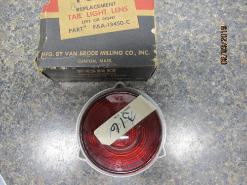 1952 Ford Brand New tail Light Lens Reduced !!! - Foto 4 di 4